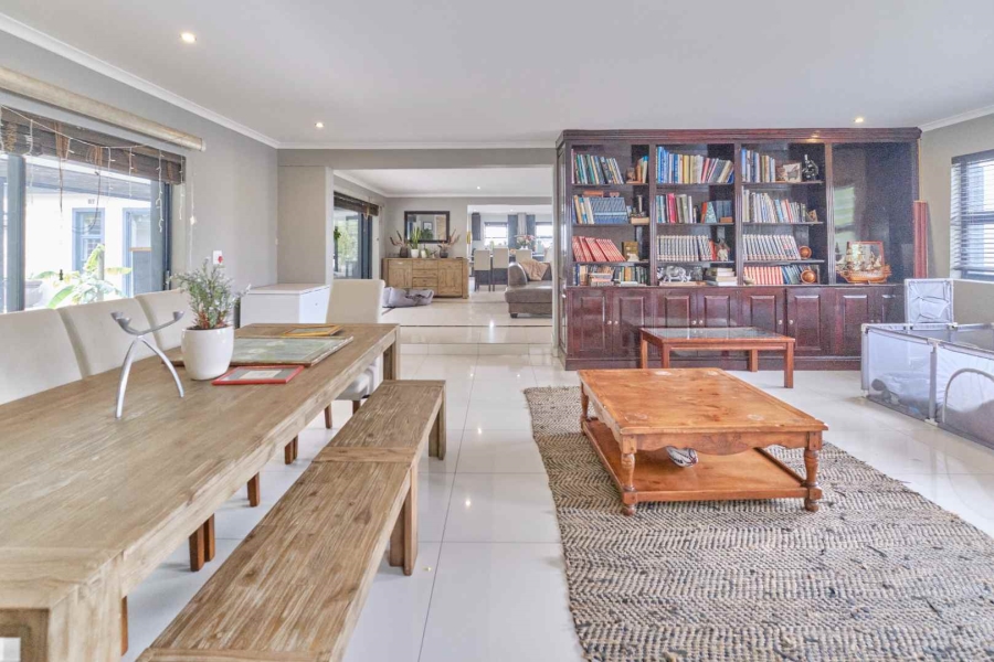 4 Bedroom Property for Sale in Flamingo Vlei Western Cape